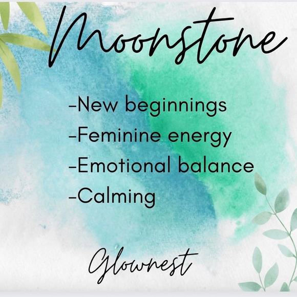 White moonstone palm stone - Picture 4 of 4